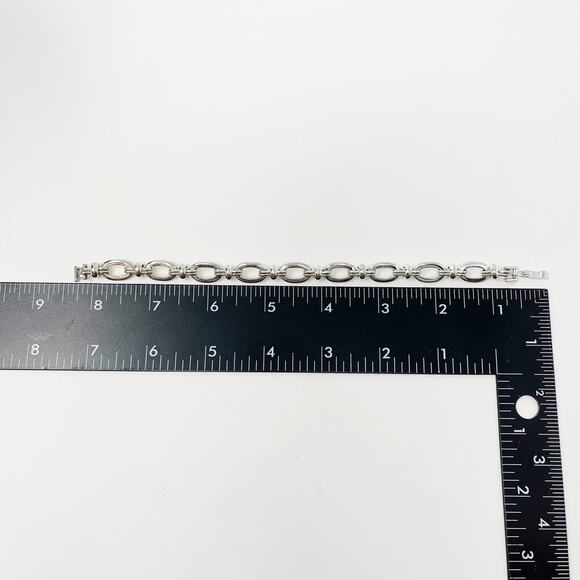 Silver Tone Chainlink Bracelet Latch Closure Costume Statement Stackable - Picture 8 of 8